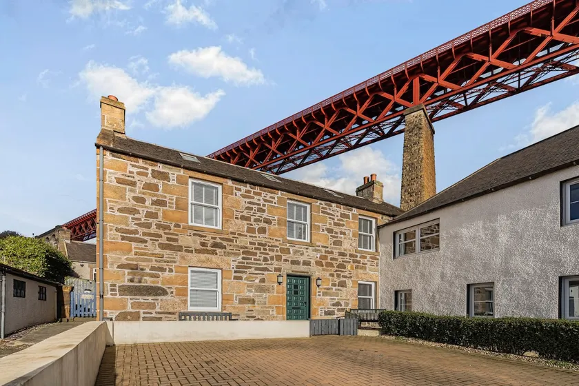 The Old Jail - Iconic Views - Image 1
