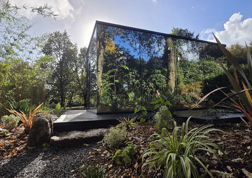 Mirror House - Image 1