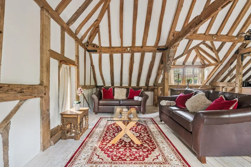 2-Bed Barn Escape, Private Drive and Gardens - By Tempstay - Image 1