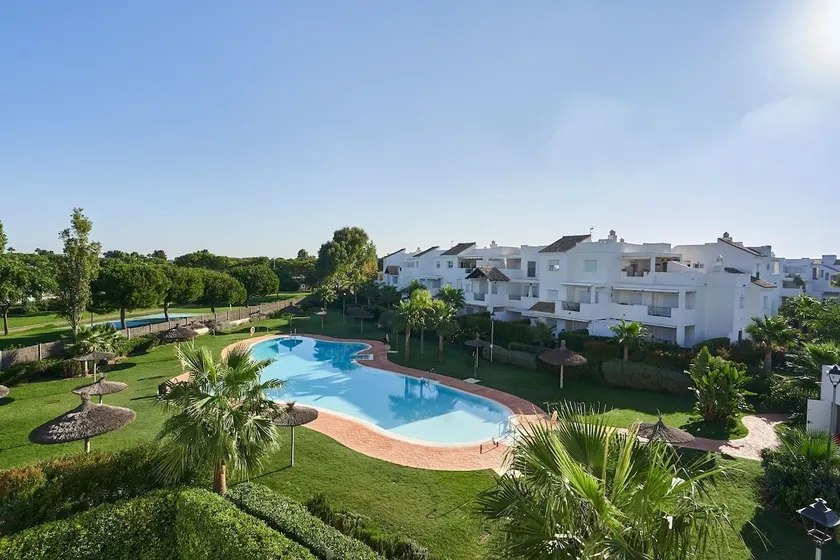 Beautiful 3 bedroom apartment in the best area of Costa Ballena - Image 1