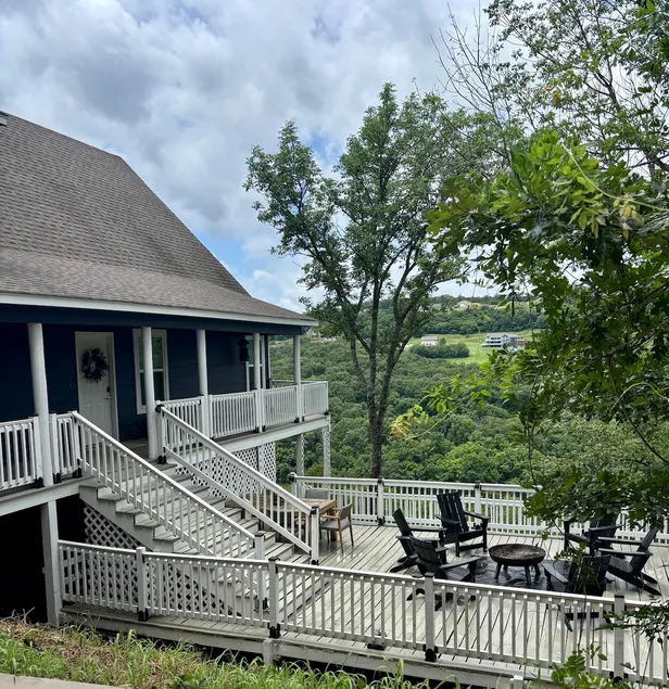 Lake Tenkiller Getaway | Huge Deck & Lake Views - Image 1
