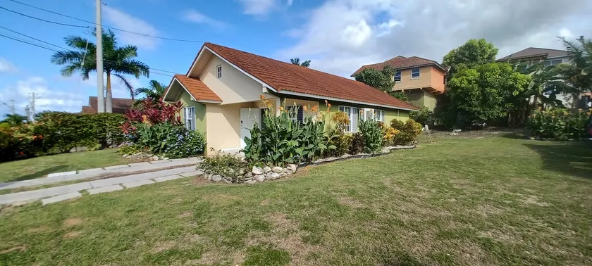 Palm Breeze Cottage - Image 1