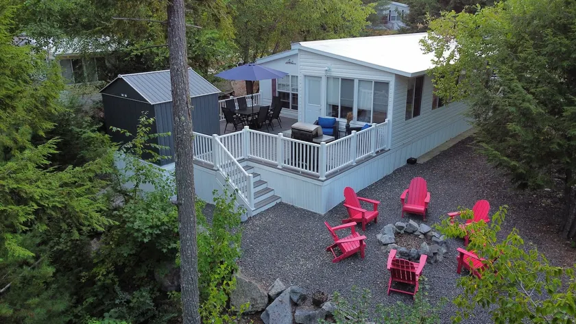 Point Sebago Resort - Cottage Rental close to the Beach and Amenities! - Image 1