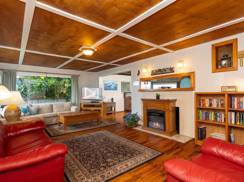Depoe Bay Coastal Breeze Cottage * Walk to shops - Image 1