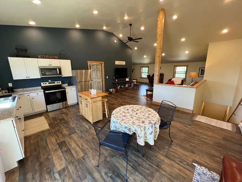 North Hills Hideaway - Image 1