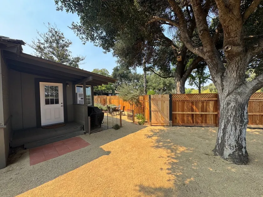 Lavender Carriage House - Image 1
