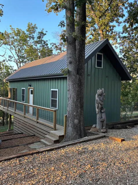 Lake Eagle Rock Lodge - Image 1
