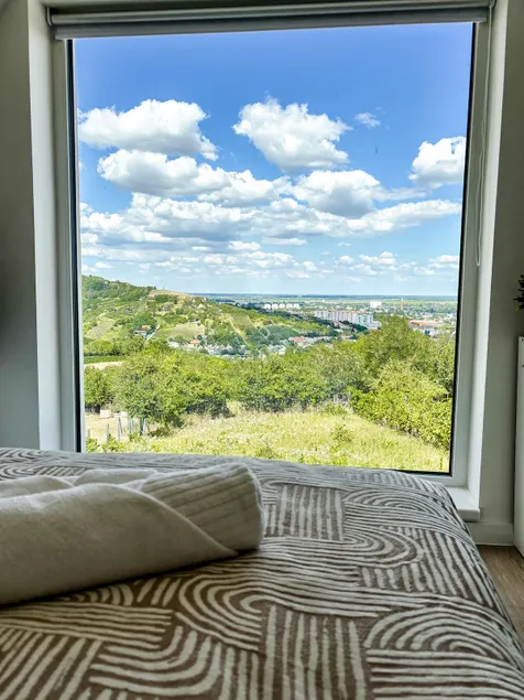 ZeNova Guesthouse - Image 1