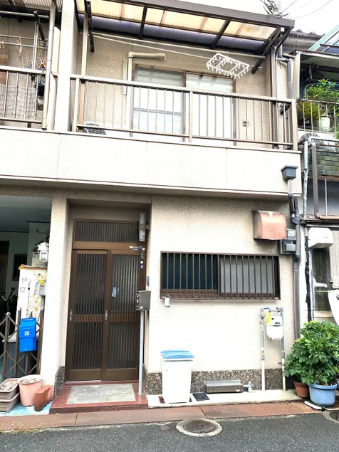 This is a private house that can accommodate 8 people, located between Osaka and Kyoto - Image 1