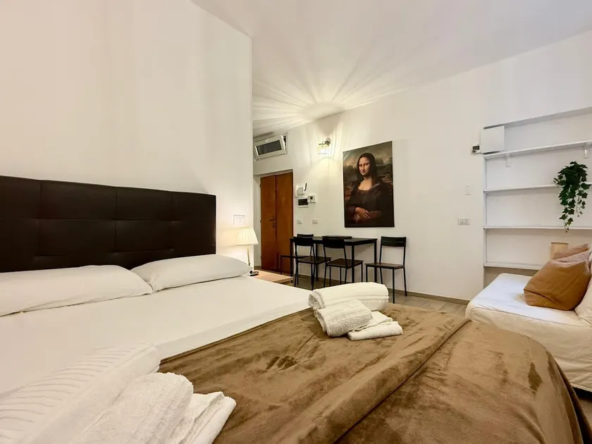 Your accommodation in the center of Como - Image 1