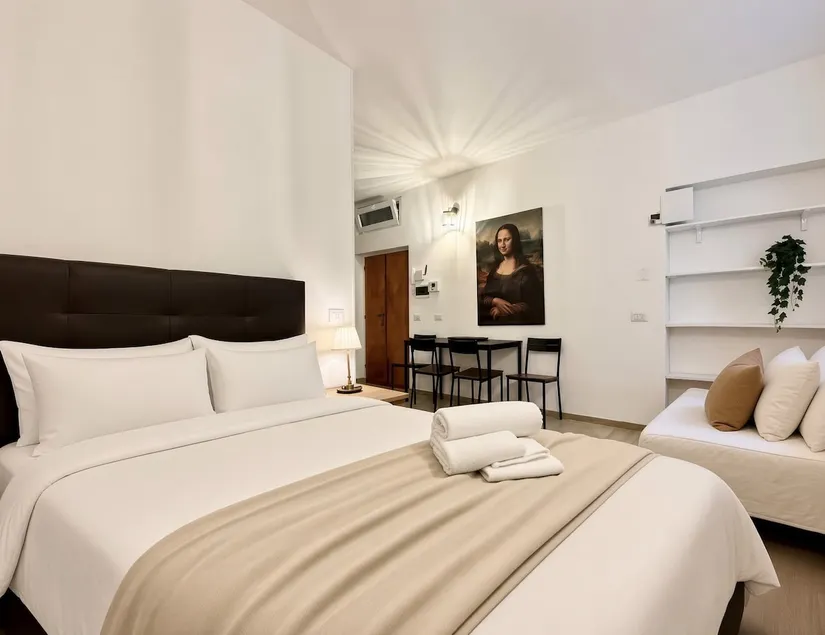 Your accommodation in the center of Como - Image 1