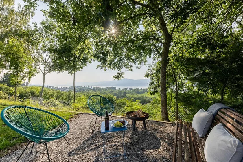 Blue Villa | Spacious, Firepit, Stunning Lake View - Image 1