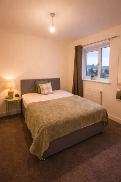Bright & Spacious 3-Bed Rotherham Home Ideal for Families or Contractors - Image 1