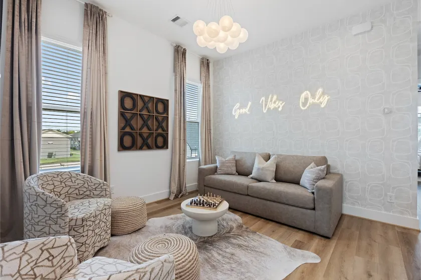 2 Luxury Homes in 1 - Walk to Nightlife & Stadiums - Image 1