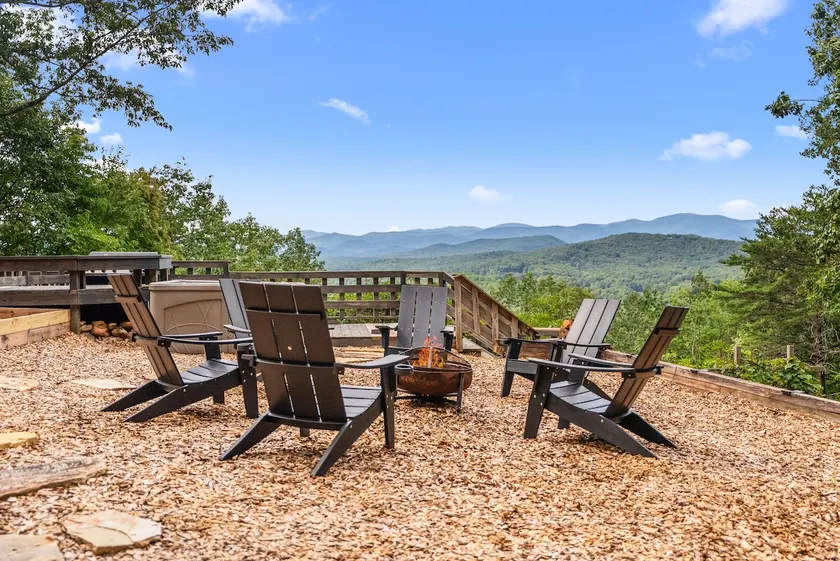 Stargazer Retreat | Hot Tub & Fire Pit *Near Helen - Image 1
