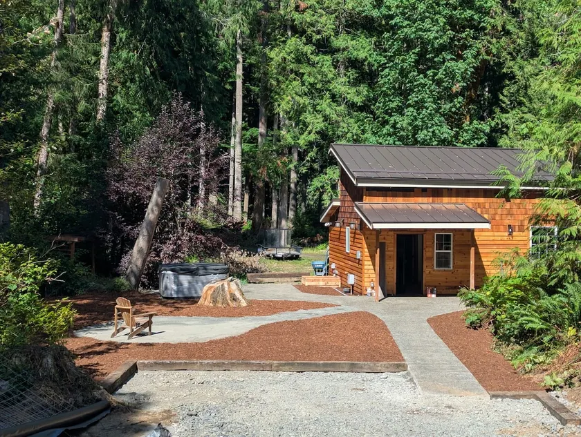 RiversEdge Cottage Retreat hot tub w/ sauna & wifi - Image 1