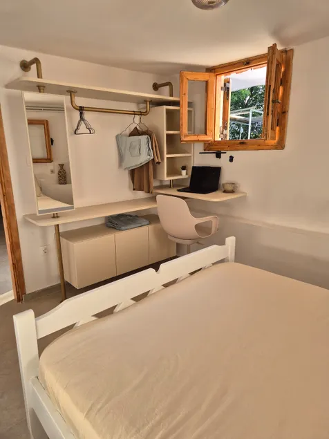 Vacation Unit - Private Terrace, Steps from Sea - Image 1
