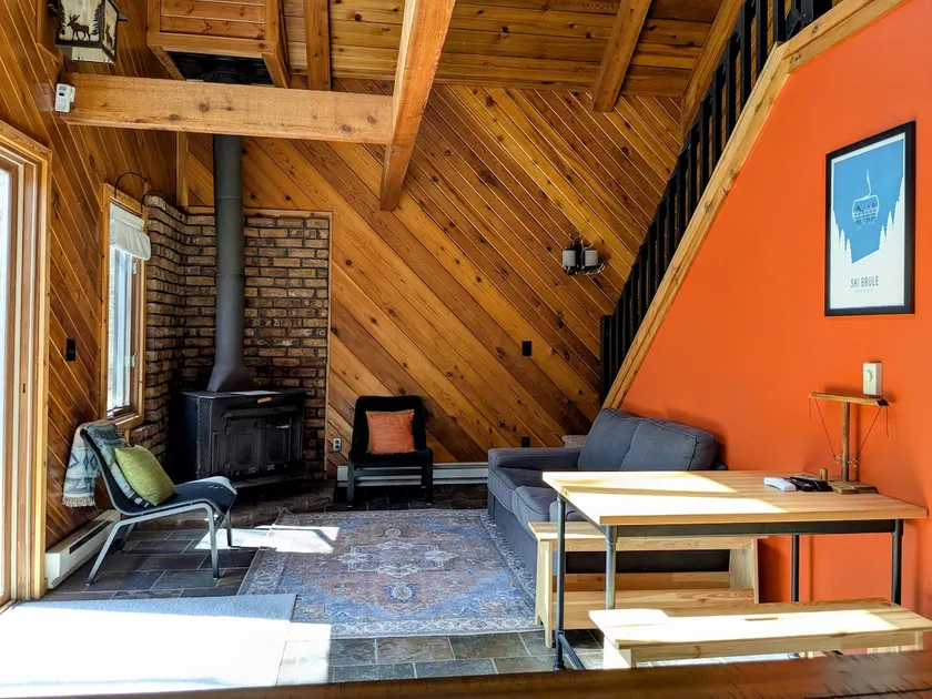 Private Cozy Cabin w/ Hot Tub; Near Lakes & Hikes - Image 1