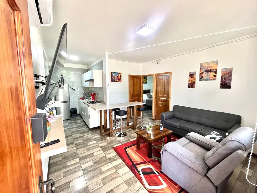 Alameda Apartment - Image 1