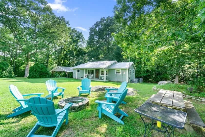 Lookout Mtn Retreat • Fire Pit • 1-Acre Level Lawn - Image 1