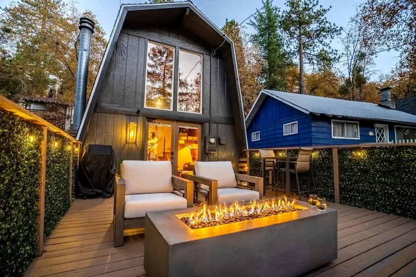 Top Rated 2BR Cabin: Deck, BBQ, Fire Pit, WorkLoft - Image 1