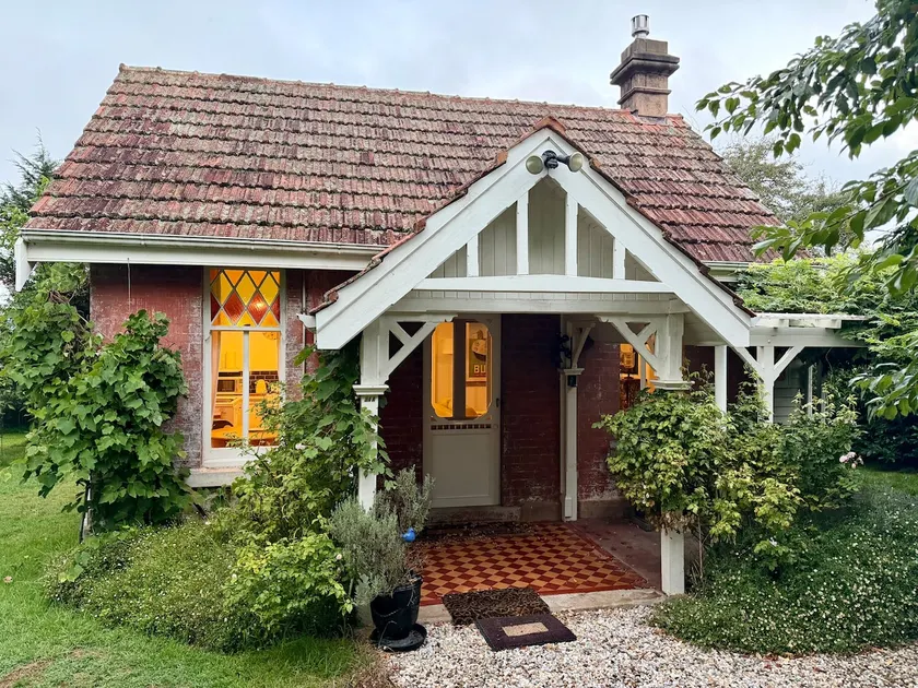 Willow Cottage - Image 1