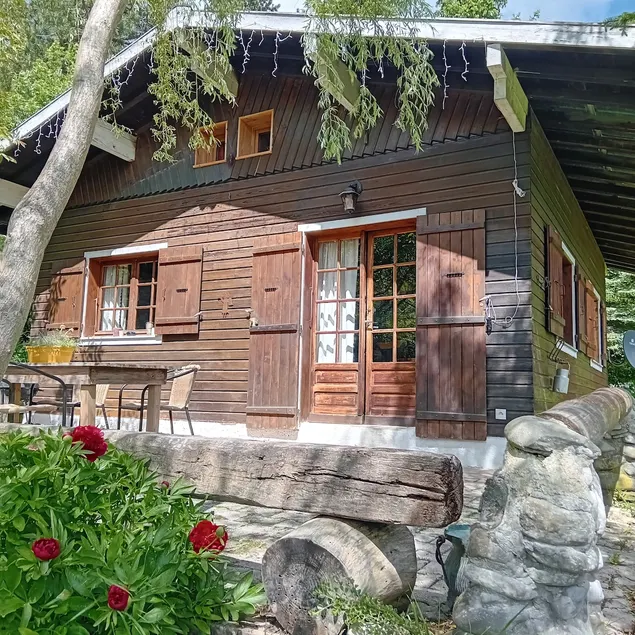 Small Authentic Annecy Chalet - Image 1