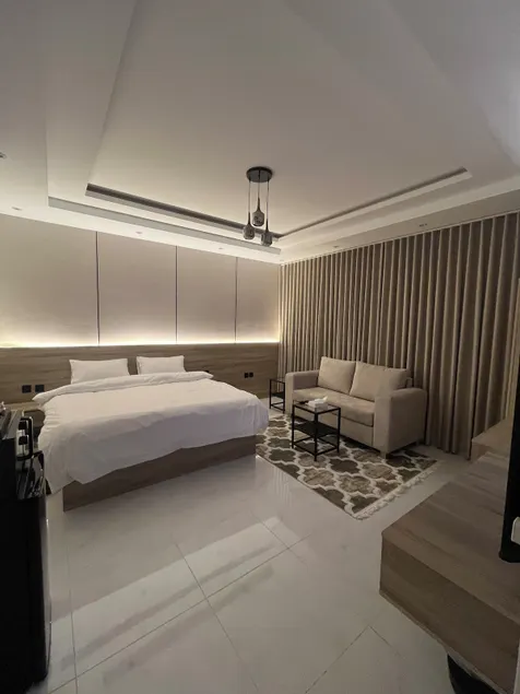 Beautiful and elegant studio - Image 1