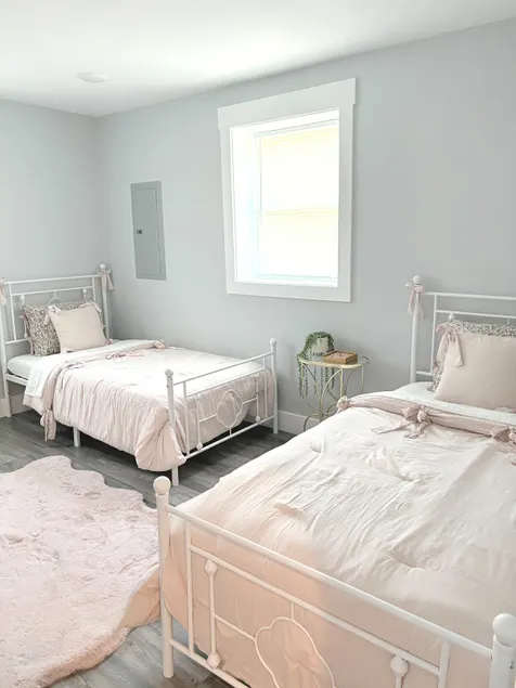 The Little Laurel Loft - Near Downtown-3 - Image 1