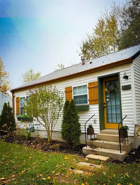 The Hutch on Hardesty - Image 1