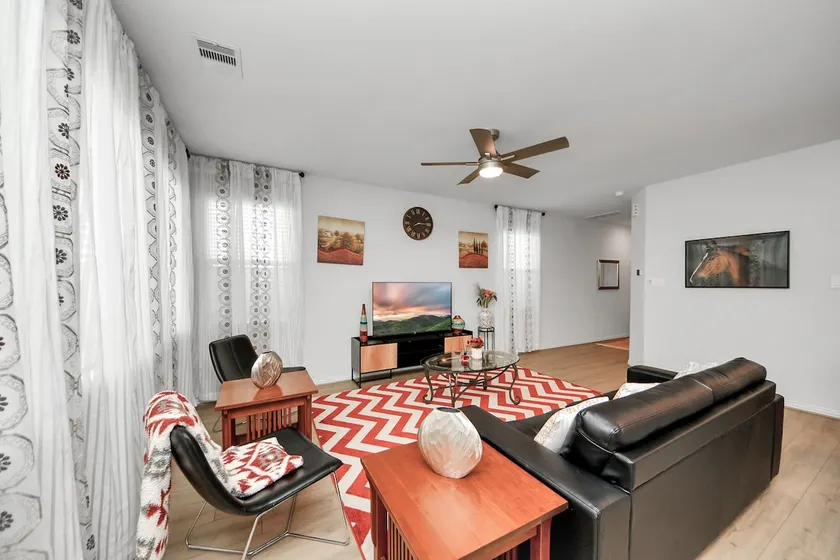 3BR Corporate & Family Getaway Near katy Mills - Image 1