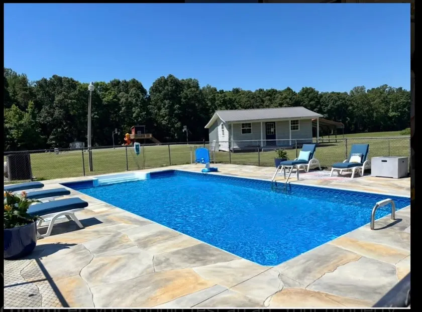 Private Retreat • Heated Pool • VIR & Hyco Lake - Image 1