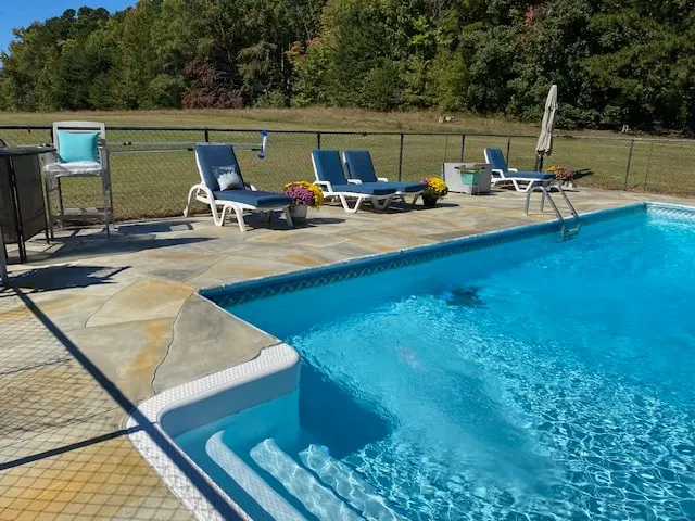 Private Retreat • Heated Pool • VIR & Hyco Lake - Image 1