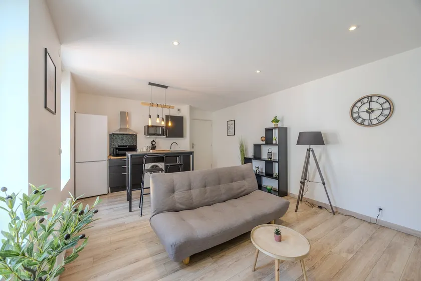 2-Room Apartment - Cozy - Downtown - Image 1
