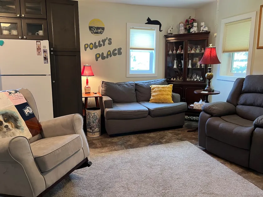 Polly’s Place - Image 1