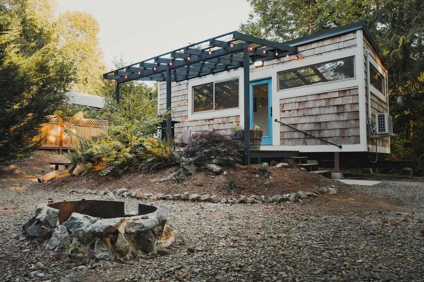 Petite Maison Retreat w/Hot Tub & Firepit! - Image 1