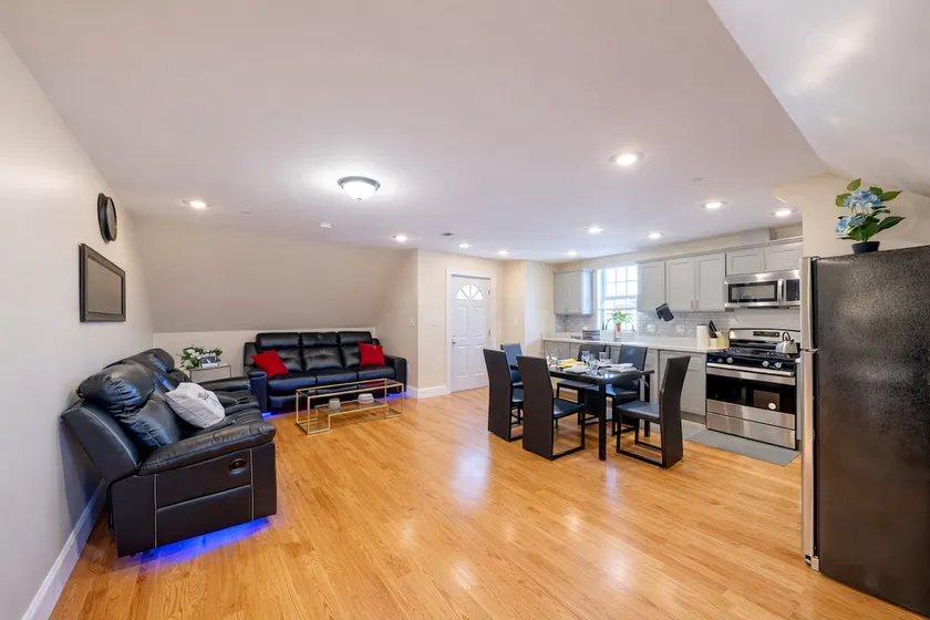 Boston 4BR Escape w/Parking| Downtown Access 233/3 - Image 1