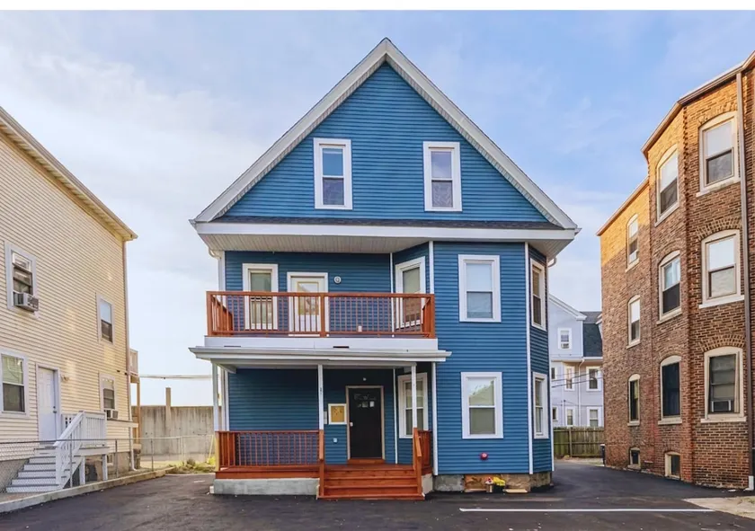 FREE Parking, Cozy 4BR-2BA Boston/Encore & Near T - Image 1