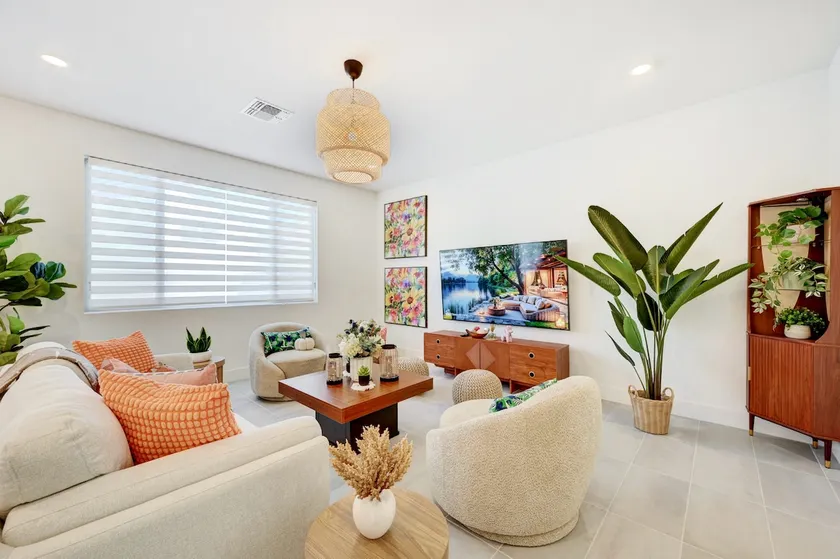 Beautiful Villa 6 BR•Near Strip•Arcade Game Fun - Image 1