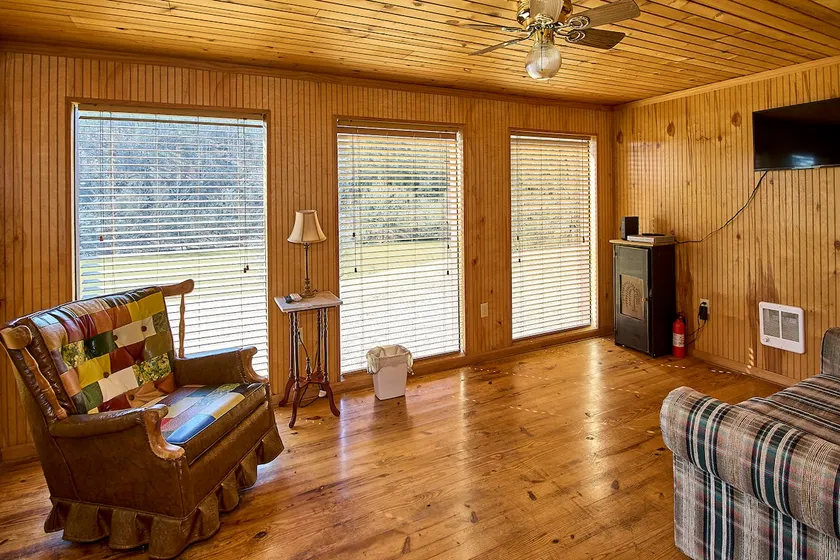 Sunshine Cabin 1BR - Image 1