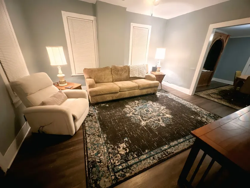 Cozy and Comfortable 5BR Near University of Akron - Image 1