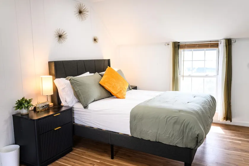 Entire Home in West Haven, CT - Walk to the Beach - Image 1