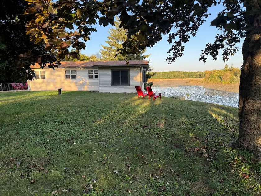 Long Lake Retreat - Cottage in Burlington, WI - Image 1