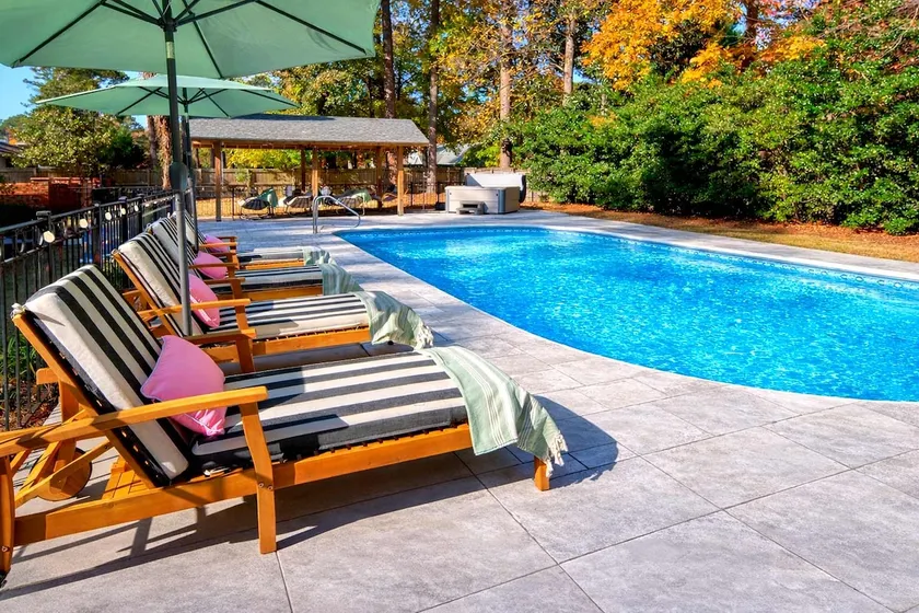 Luxury stay w/Hot Tub, Pool, Game Room & Speakeasy - Image 1