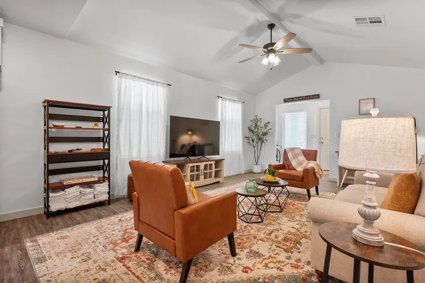 88 Urban Nook|3BR| Sleeps 6| Pet+Fenced Yard - Image 1