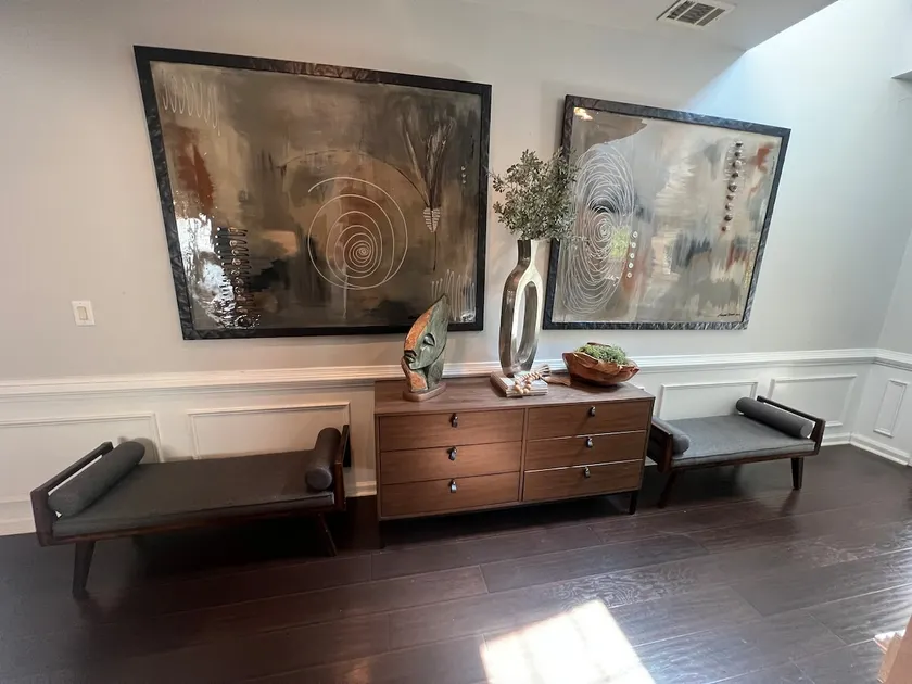 Lakefront Luxury - Image 1