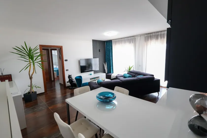 Blu Petrolio Stay-Karabas Apartments-parcheggio - Image 1