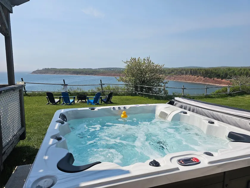 Salt & Sand Cottage with Hot Tub & Sauna - Image 1