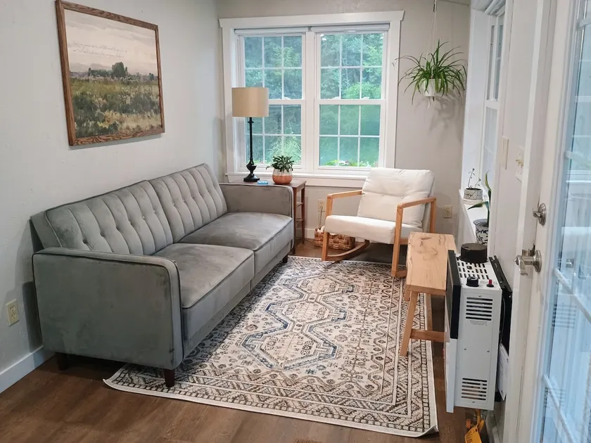 Small cozy guest house - Image 1