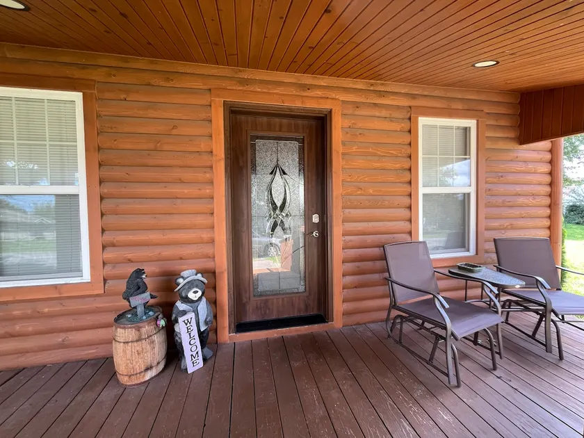 Cozy Log Cabin Oasis - Image 1